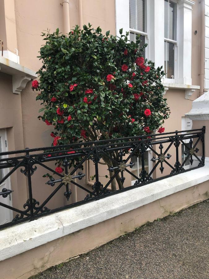 The Mowbray Bed & Breakfast Eastbourne Exterior foto